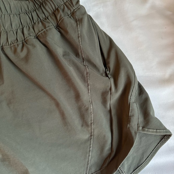 lululemon carob brown track that mid rise 5” lined short - Picture 4 of 7